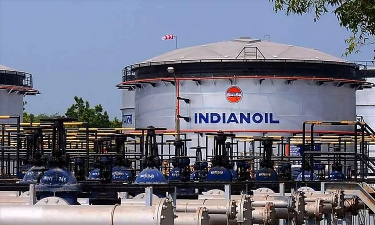 Ấn Độ áp loại thuế mới đối với các nhà khai thác và lọc dầu