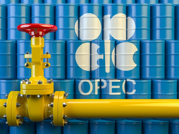 OPEC+ bắt đầu nâng dần sản lượng dầu