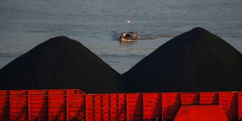 Indonesia nới lỏng lệnh cấm xuất khẩu than