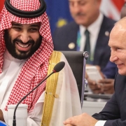 Tổng thống Nga và Thái tử Saudi Arabia điện đàm chuyện dầu mỏ