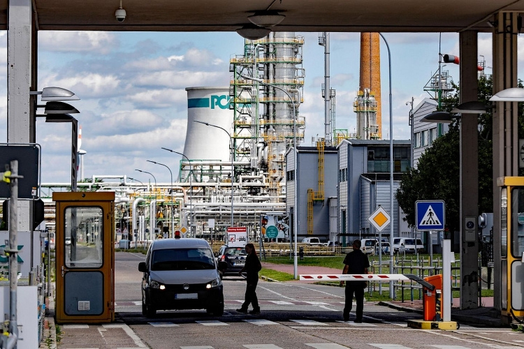 Sau khi “chia tay” Nga, các nhà máy lọc dầu Đức hiện như thế nào?