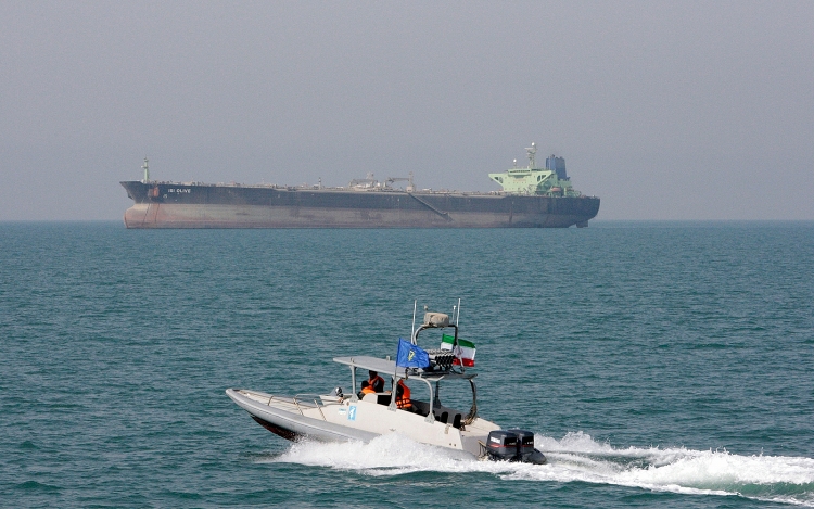 Iran thông báo chặn hải quân Mỹ bắt giữ tàu chở dầu ở Biển Ả Rập