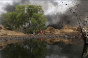 Nổ nhà máy lọc dầu ở Nigeria, hơn 100 người thiệt mạng