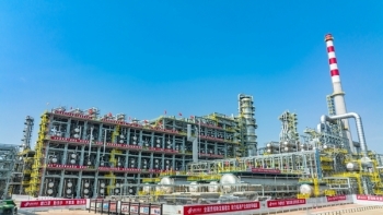 Dự án lọc hóa dầu lớn nhất Trung Quốc chính thức hoạt động