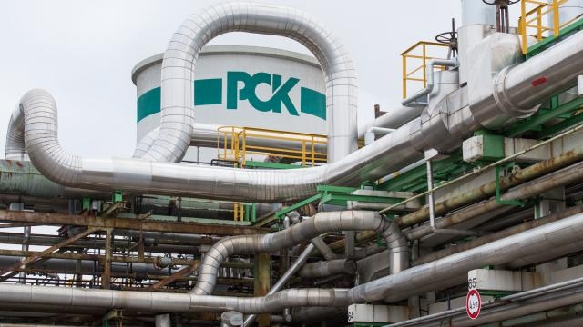 Phản ứng của Rosneft trước việc nhà máy lọc dầu PCK của Rosneft Deutschland ở Đức bị trưng thu
