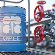 UAE, Kuwait ủng hộ quyết định của OPEC+