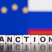 EU âm thầm nới lỏng các biện pháp trừng phạt Nga