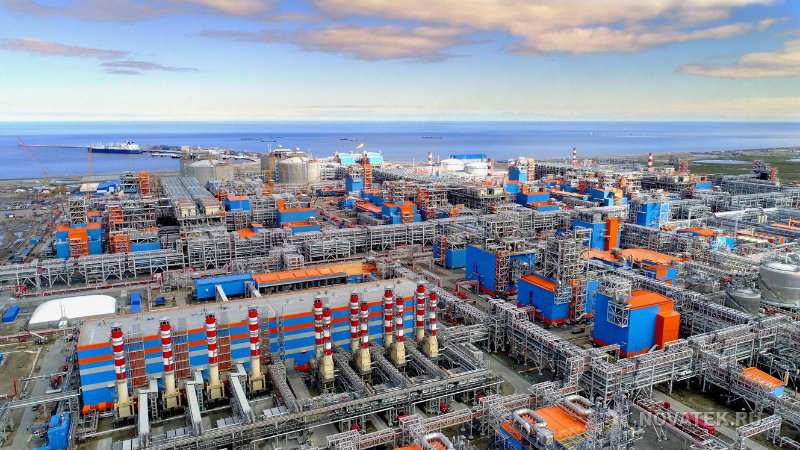 Novatek có thể sử dụng nhà máy phát điện nổi phục vụ Arctic LNG 2